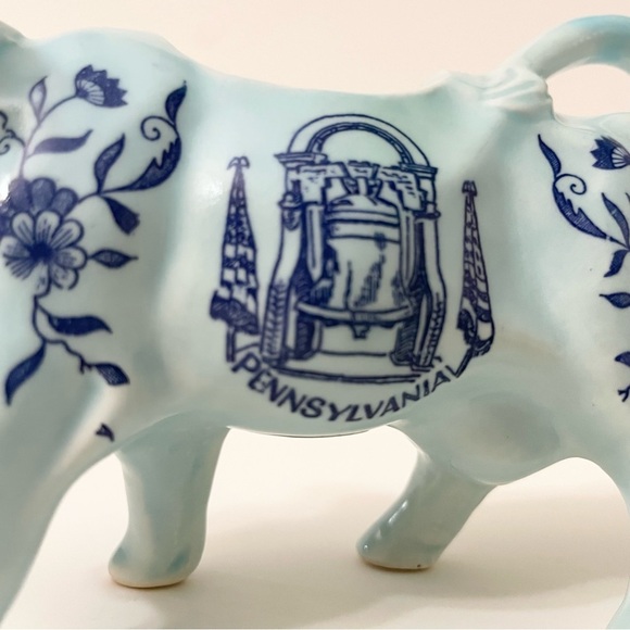 Vintage Blue Cow Creamer Pennsylvania Liberty Bell Delft Japan Spin Original - Picture 5 of 16